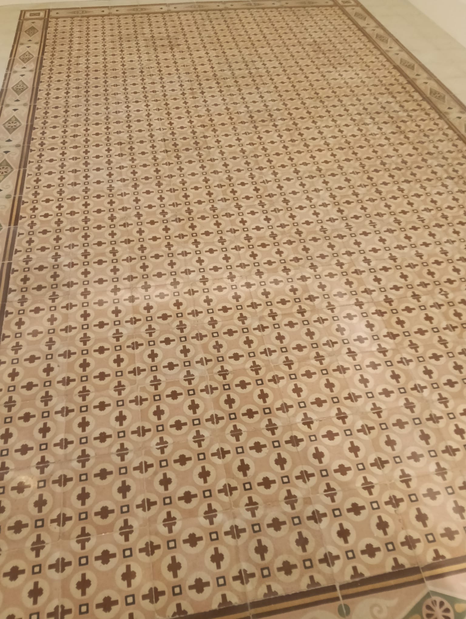 Vista general resultado restauración mosaico hidráulico Zaragoza Ibercaja